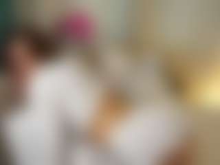 Live cam show with LauriTrucchio - Average on Camming Site