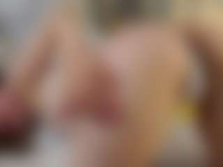 LauriTrucchio's Live Sex Cam Show