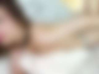 LauriTrucchio's Live Sex Cam Show