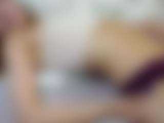 LauriTrucchio's Live Sex Cam Show