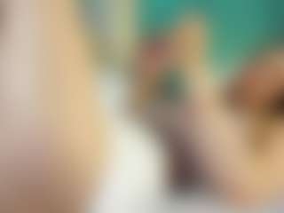 Live cam show with LauriTrucchio - Thong on intimatelivegirls.com