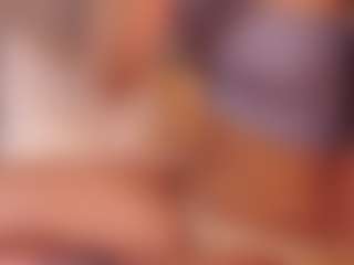 Live cam show with LauriTrucchio - Kisses on Free Soda