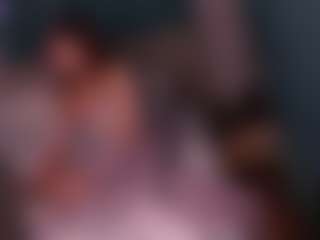 Live cam show with LauriTrucchio - Moan on Cam Slut