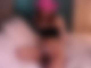 LauriTrucchio's Live Sex Cam Show