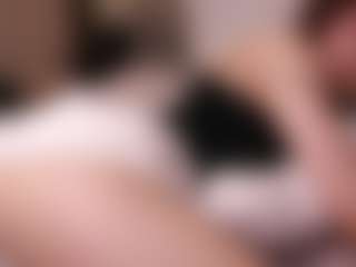 LauriTrucchio's Live Sex Cam Show