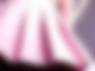 Live cam show with LauriTrucchio - Tongue on Camsoda