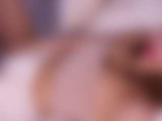Live cam show with LauriTrucchio - Ice on crypto-cams