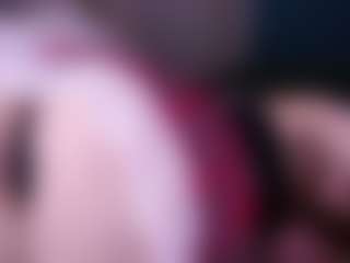 Live cam show with LauriTrucchio - Moaning on alttransgirls