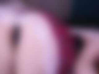 Live cam show with LauriTrucchio - Moaning on mypornchat.com
