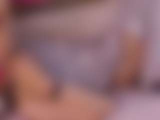 Live cam show with LauriTrucchio - Camel Toe on Camsoda