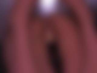 Live cam show with LauriTrucchio - Tongue on Camsoda