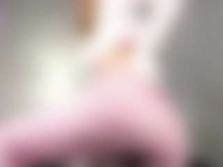 LauriTrucchio's Live Sex Cam Show
