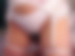 LauriTrucchio's Live Sex Cam Show
