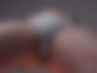Live cam show with LauriTrucchio - Moan on liverealitysex.com