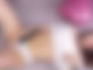 Live cam show with LauriTrucchio - Fingers on Soda Cam