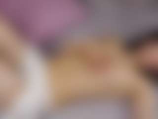 Live cam show with LauriTrucchio - Tongue on anonymated.com