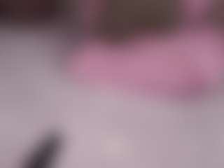 Live cam show with LauriTrucchio - Control on Camsoda
