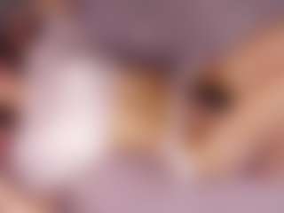 Live cam show with LauriTrucchio - Tongue on Streamer API