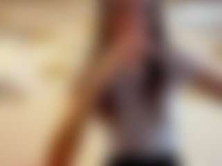 Live cam show with RoselleAvary - Moaning on Fling VIP Chat