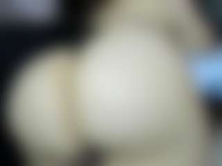 Live cam show with Alexaa Blumm - Doggy Style on MyBangCams