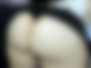 Live cam show with Alexaa Blumm - Spanking on crypto-cams
