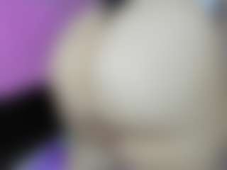 Live cam show with Alexaa Blumm - Ass Clapping on Fit Hotties