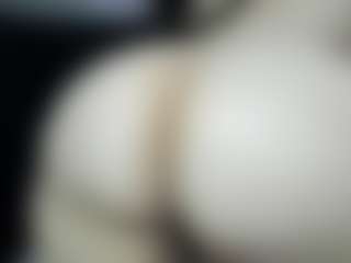 Live cam show with Alexaa Blumm - Oil on SmokeAndPoke