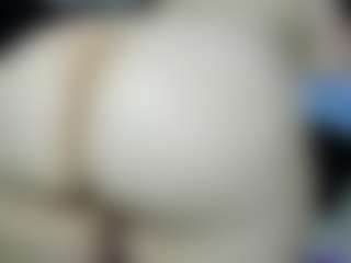 Live cam show with Alexaa Blumm - Ass Clapping on Camsoda