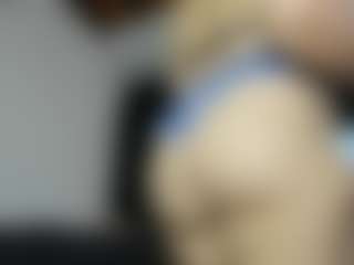 Live cam show with Alexaa Blumm - Oil on nudelive.tv