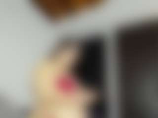 Live cam show with Alexaa Blumm - Oil on camwithhim.com