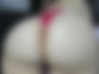 Live cam show with Alexaa Blumm - BBW on TeamSkeetLive