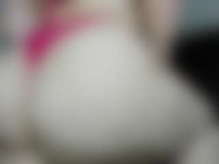 Live cam show with Alexaa Blumm - Oil on Camsoda