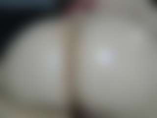 Live cam show with Alexaa Blumm - Oil on Camsoda