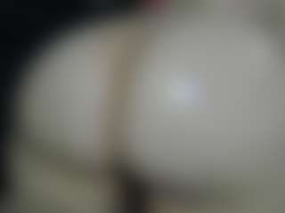 Live cam show with Alexaa Blumm - Erotic Dance on madthumbs