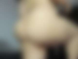 Show live cam dengan Alexaa Blumm - Cowgirl di Camsoda