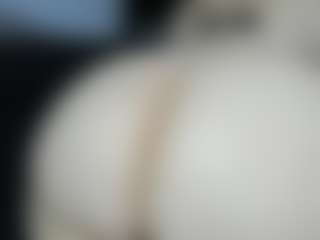 Live cam show with Alexaa Blumm - Control on Mixed Magazine Live