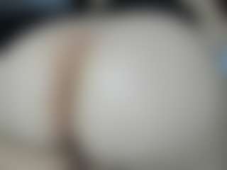Live cam show with Alexaa Blumm - Erotic Dance on madthumbs