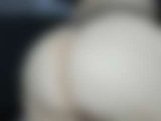 Live cam show with Alexaa Blumm - Ass Clapping on xfollow cams