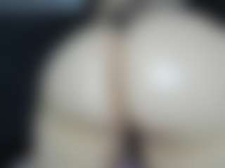 Live cam show with Alexaa Blumm - Drinking on Milf Play