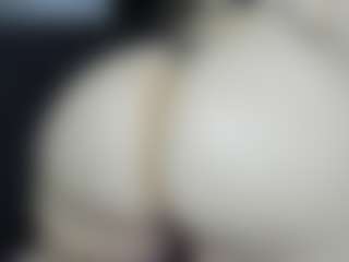 Live cam show with Alexaa Blumm - Twerk on Hubzter Live