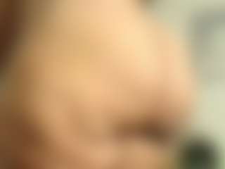 Jade-Roxx MILF webcam performer live streaming