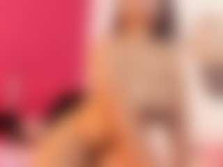 Jade-Roxx MILF webcam performer live streaming