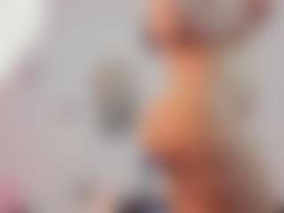 Live cam show with Jade-Roxx - Ass Clapping on StripNow