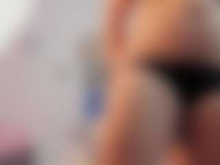 Live cam show with Jade-Roxx - Black BBW on Streamer API