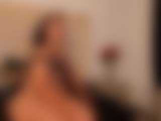 Live cam show with Jade-Roxx - Bedroom on Camsoda