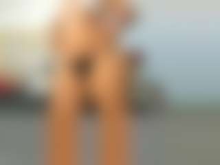 Jade-Roxx MILF webcam performer live streaming