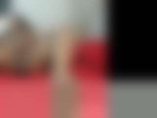 Jade-Roxx MILF webcam performer live streaming