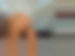 Spettacolo in cam dal vivo con Jade-Roxx - Blowjob su Camsoda