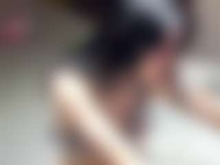 Live cam show with Lesyalis - Moaning on slutload