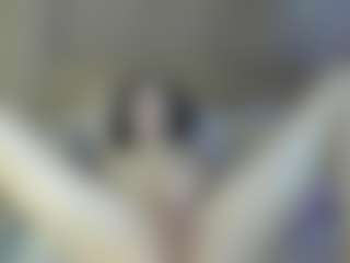 Live cam show with Lesyalis - Hairy Pussy Teen (18+) on Camming Site